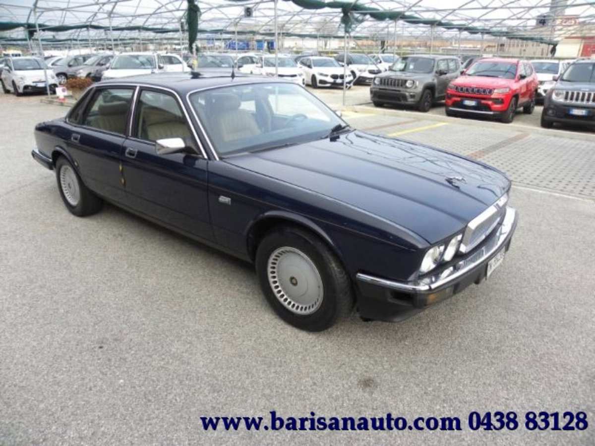 Jaguar XJ6 3.6 (2)