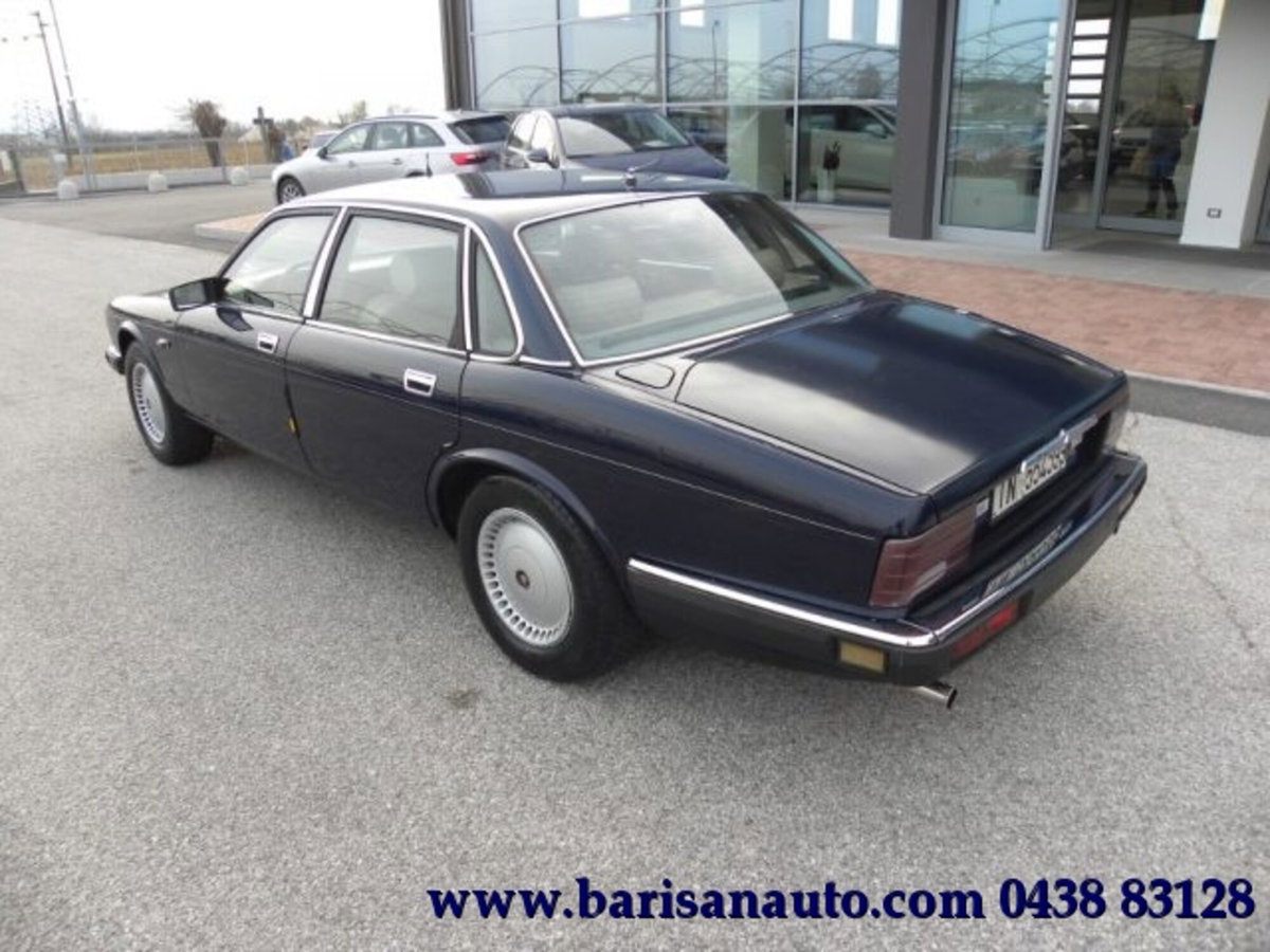 Jaguar XJ6 3.6 (4)