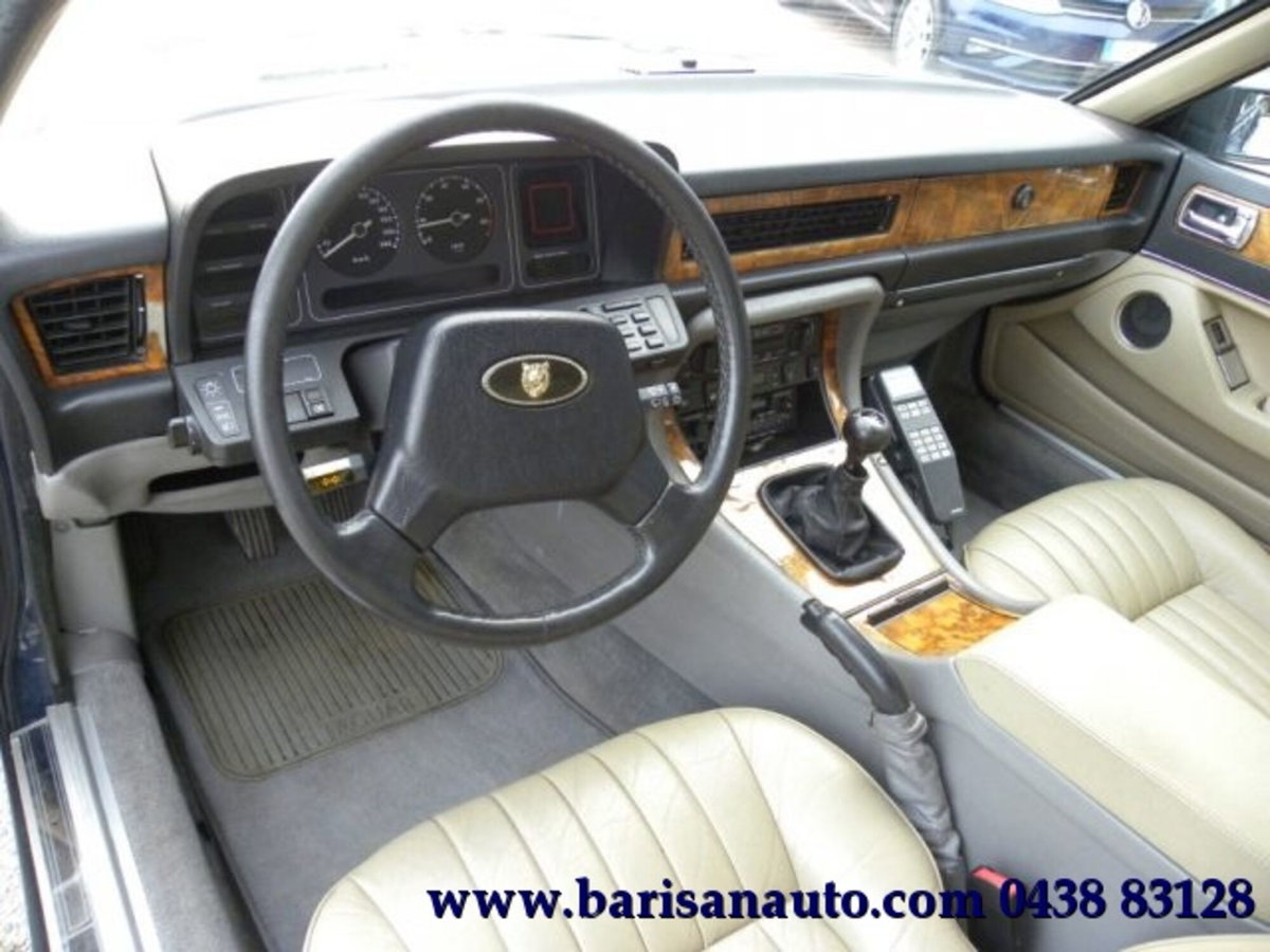 Jaguar XJ6 3.6 (9)