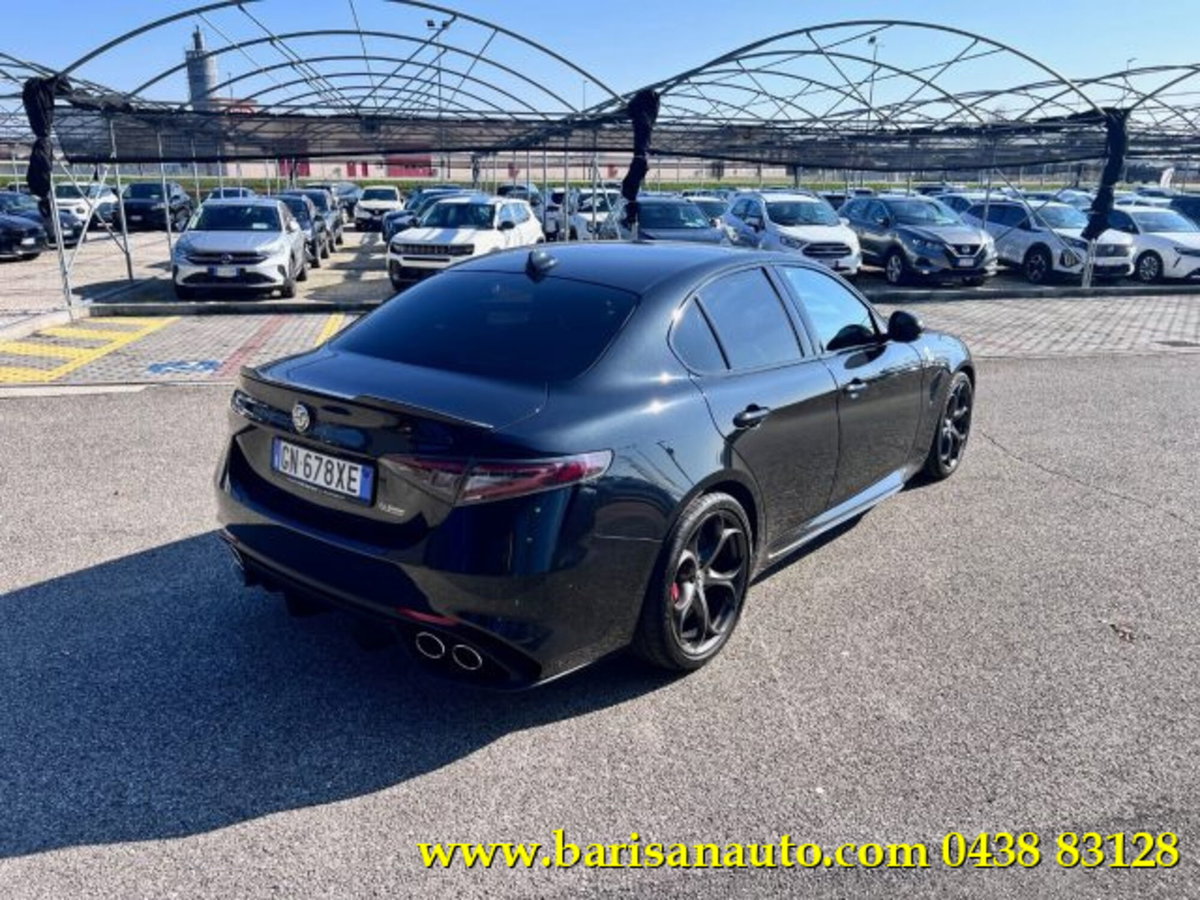 Alfa Romeo Giulia 2.9 T V6 AT8 Quadrifoglio (3)
