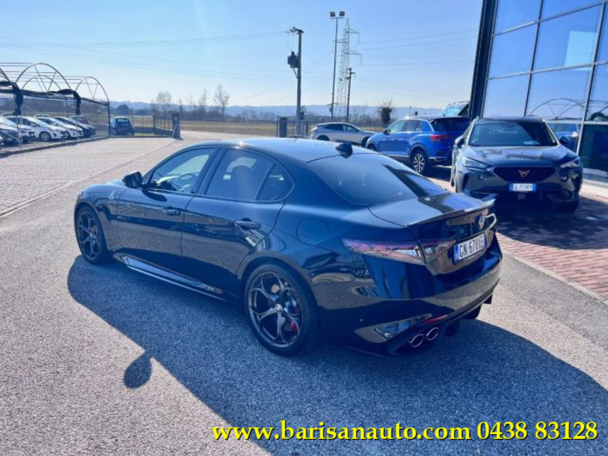 Alfa Romeo Giulia 2.9 T V6 AT8 Quadrifoglio (4)