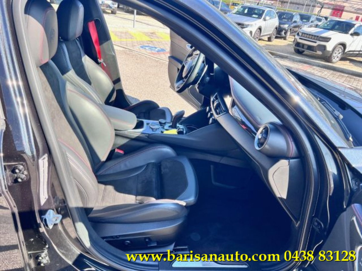 Alfa Romeo Giulia 2.9 T V6 AT8 Quadrifoglio (7)