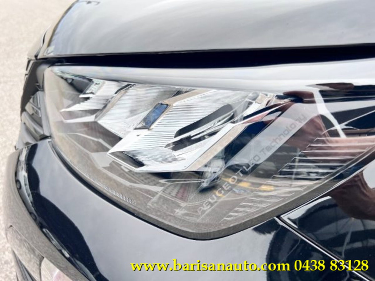 Peugeot 2008 PureTech 100 S&S Allure (15)