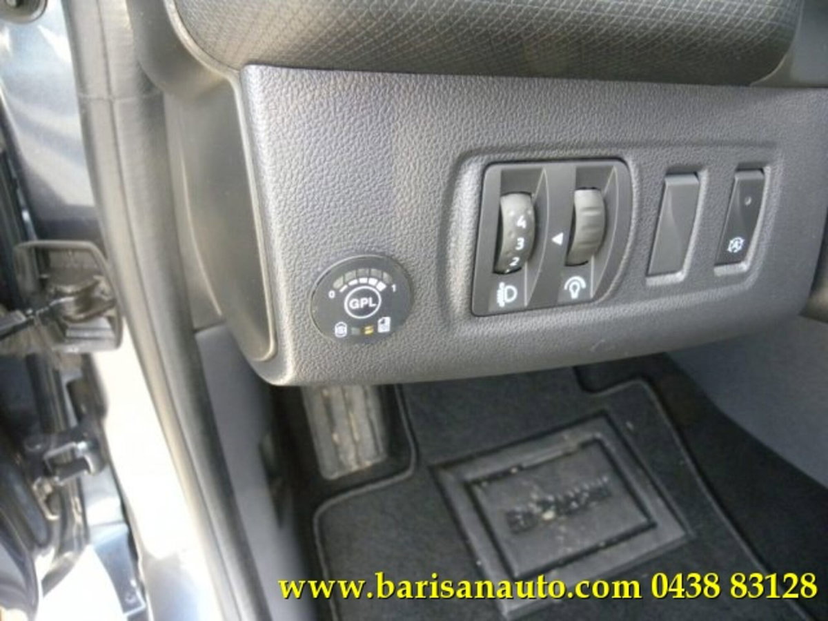 Renault Clio TCe 12V 90 CV GPL 5 porte Moschino Zen (10)
