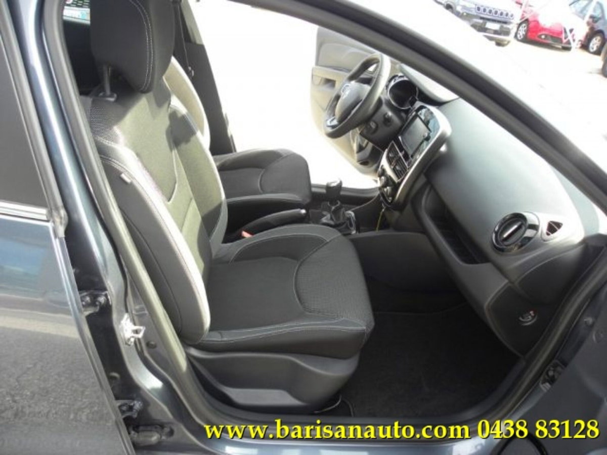 Renault Clio TCe 12V 90 CV GPL 5 porte Moschino Zen (6)