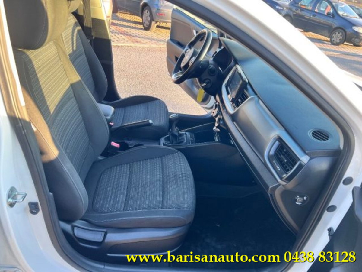 Kia Stonic 1.6 CRDi 110 CV Style (7)