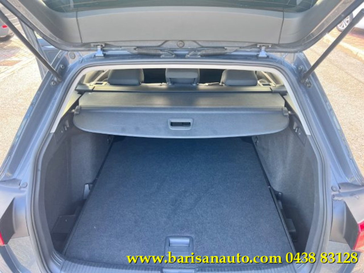 Volkswagen Golf Variant 2.0 TDI SCR DSG Life (8)