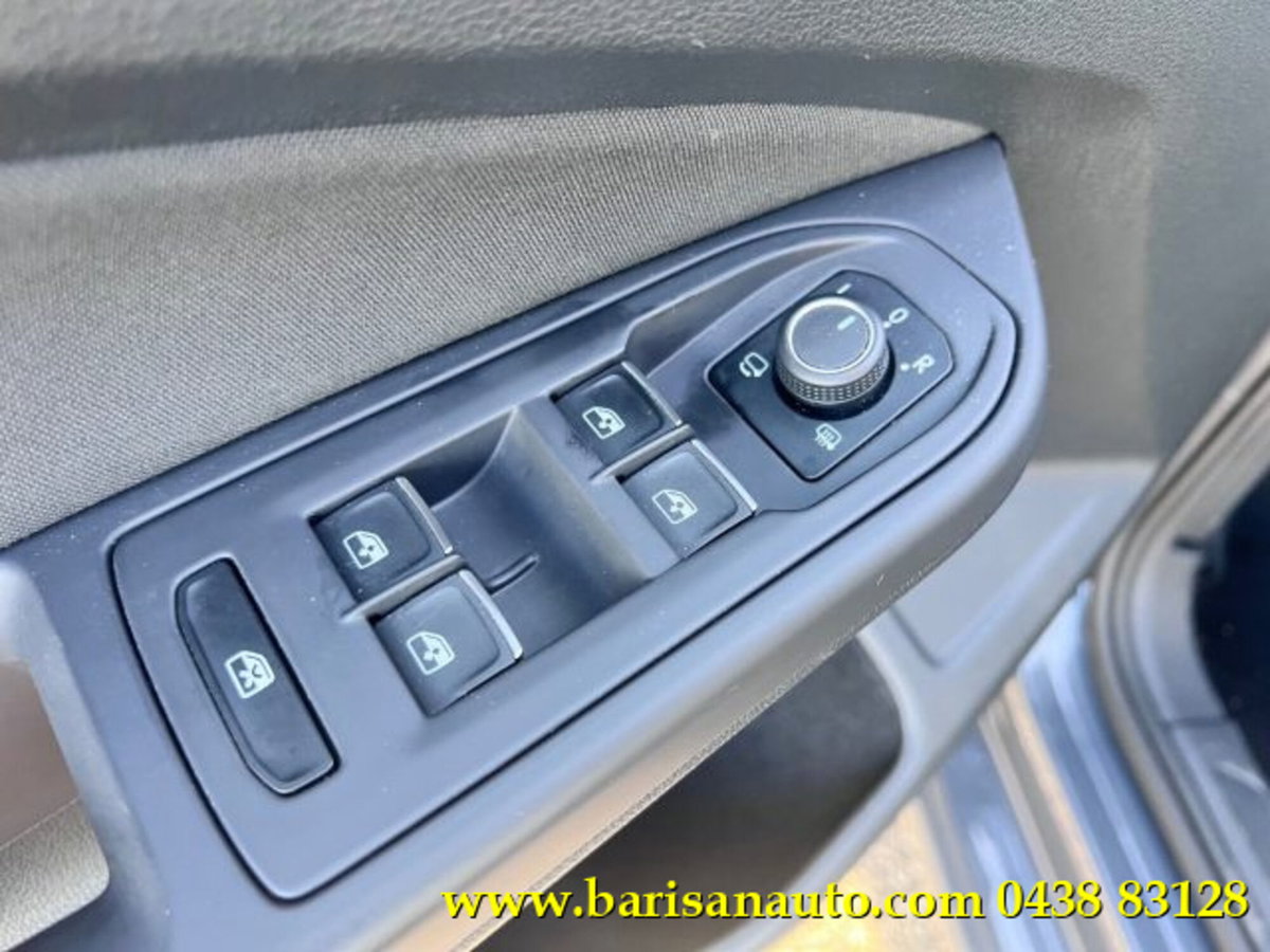 Volkswagen Golf Variant 2.0 TDI SCR DSG Life (9)