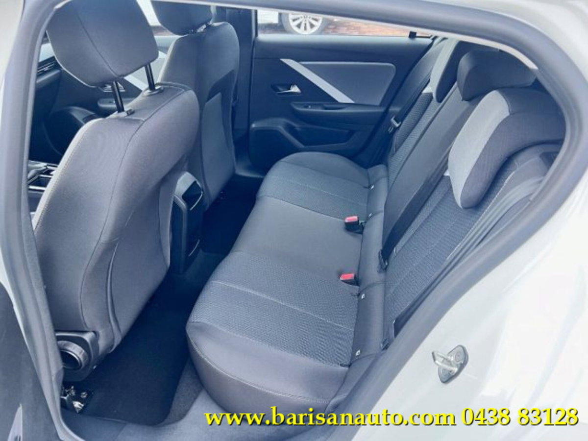 Opel Astra 1.2 Turbo 110 CV Elegance (6)