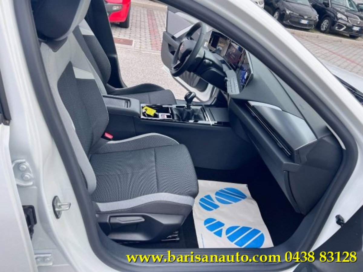 Opel Astra 1.2 Turbo 110 CV Elegance (7)