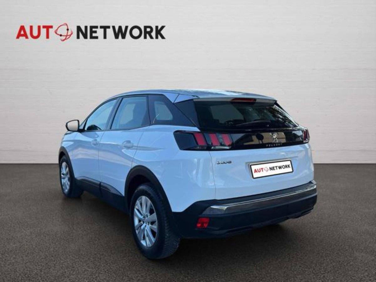 Peugeot 3008 BlueHDi 130 S&S Business (2)