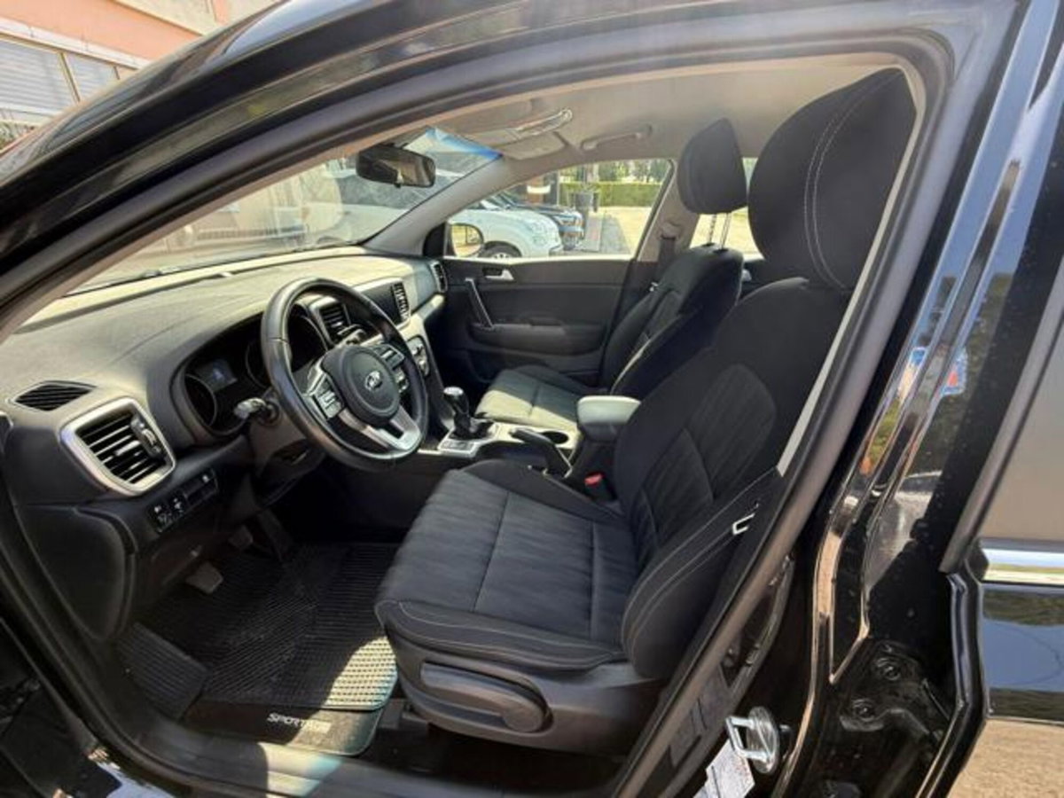 Kia Sportage 1.6 CRDI 136 CV 2WD Mild Hybrid Black Edition (13)
