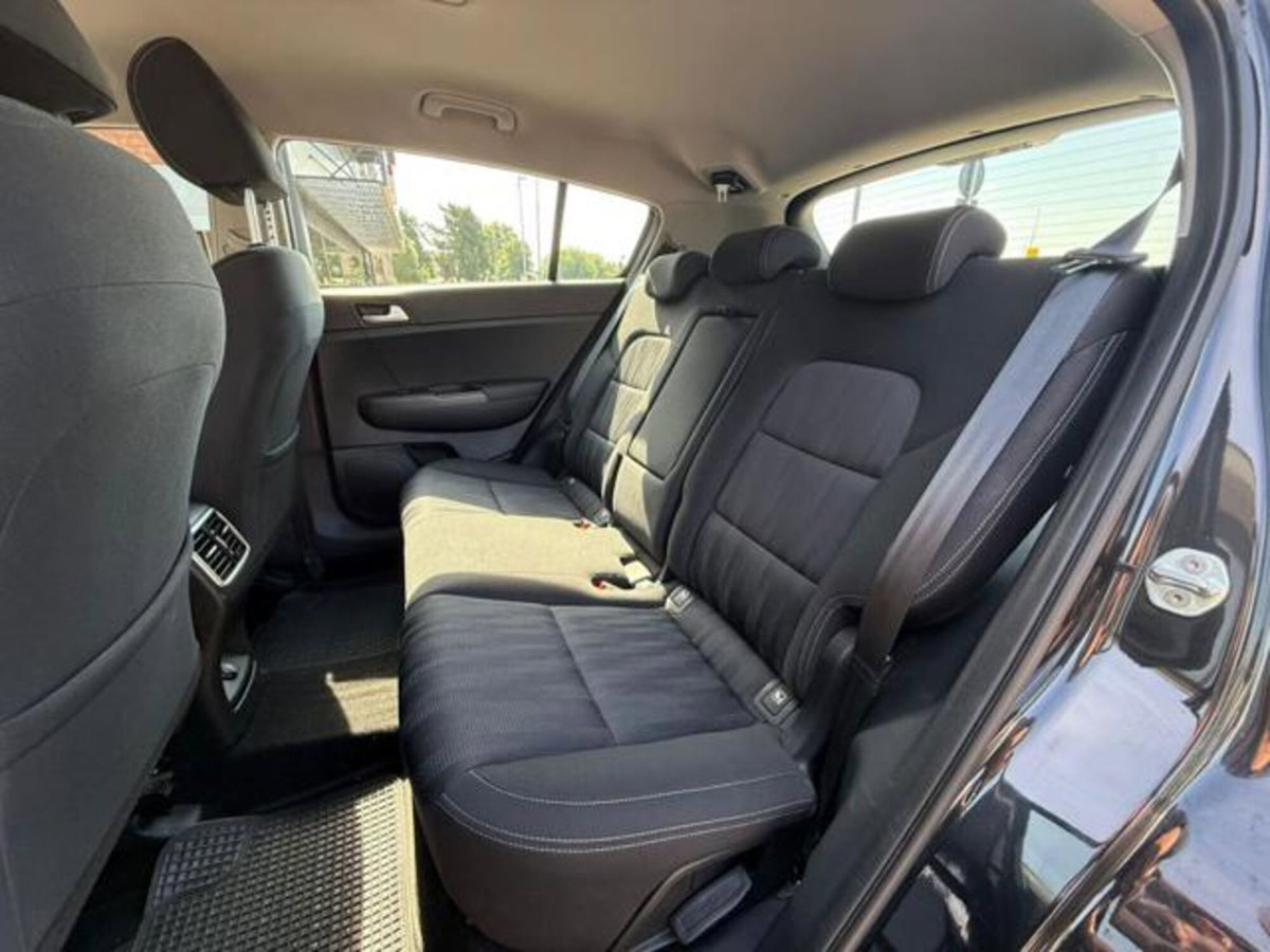 Kia Sportage 1.6 CRDI 136 CV 2WD Mild Hybrid Black Edition (14)