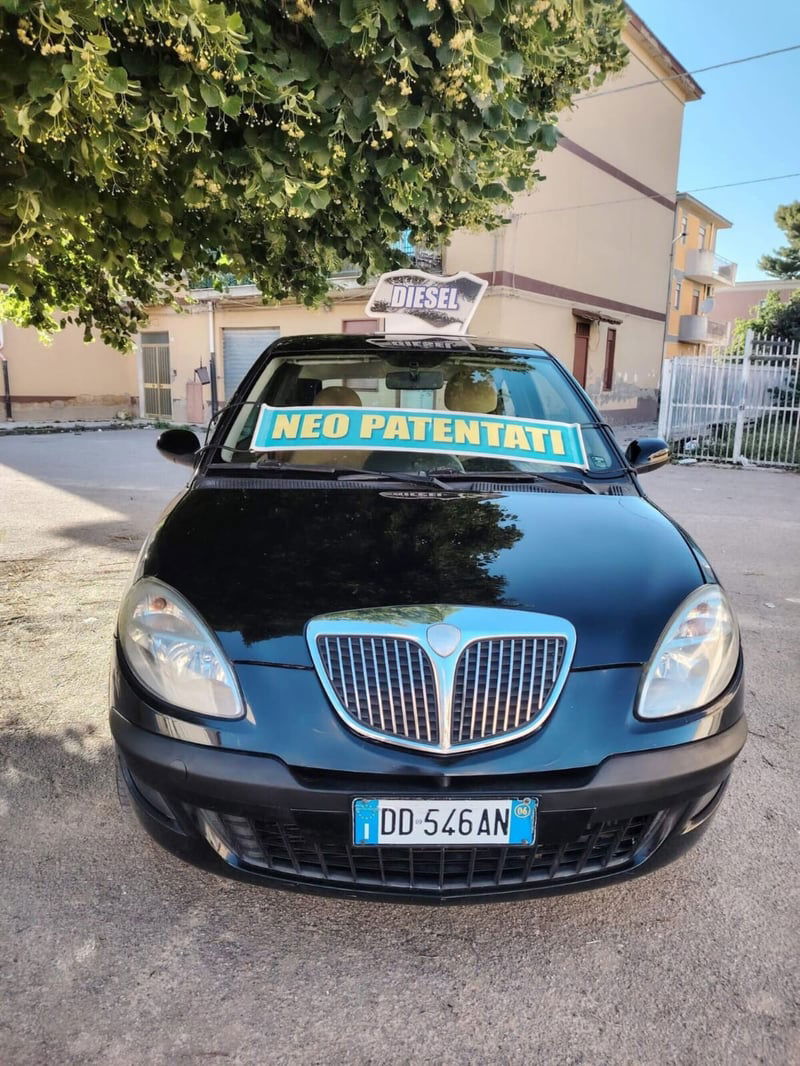 Lancia Ypsilon 1.3 MJT 75 CV Argento