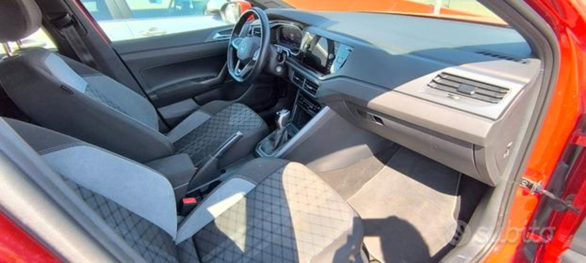 Volkswagen Taigo 1.0 TSI 110 CV DSG R-Line (10)