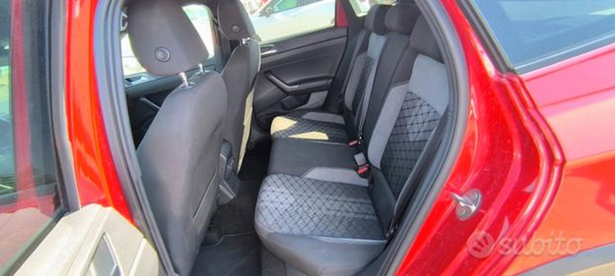 Volkswagen Taigo 1.0 TSI 110 CV DSG R-Line (11)