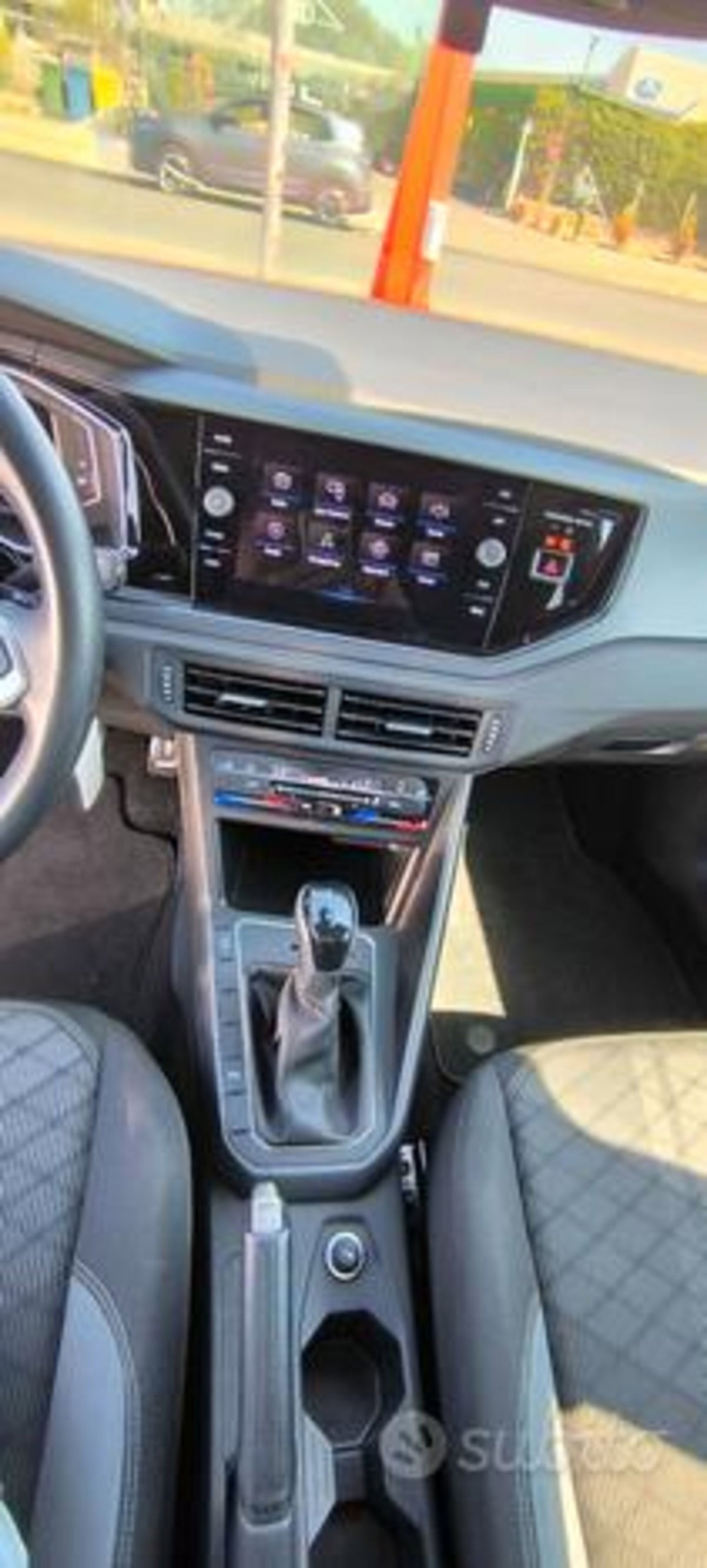 Volkswagen Taigo 1.0 TSI 110 CV DSG R-Line (15)