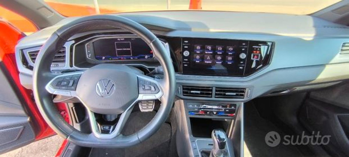 Volkswagen Taigo 1.0 TSI 110 CV DSG R-Line (9)