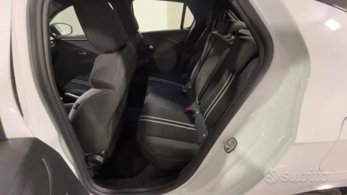 Opel Corsa 1.2 (8)