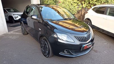 Lancia Ypsilon 1.0 FireFly 5 porte S&S Hybrid Ecochic Gold usata