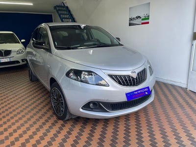Lancia Ypsilon 1.0 FireFly 5 porte S&S Hybrid Ecochic Gold usata