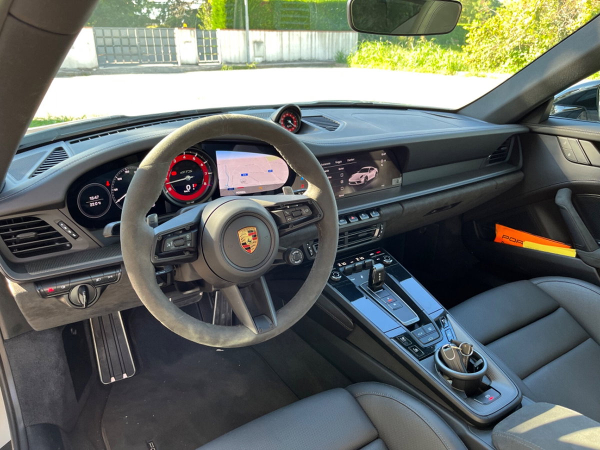 Porsche 911 Coupé Coupe 3.0 Carrera 4 GTS (18)