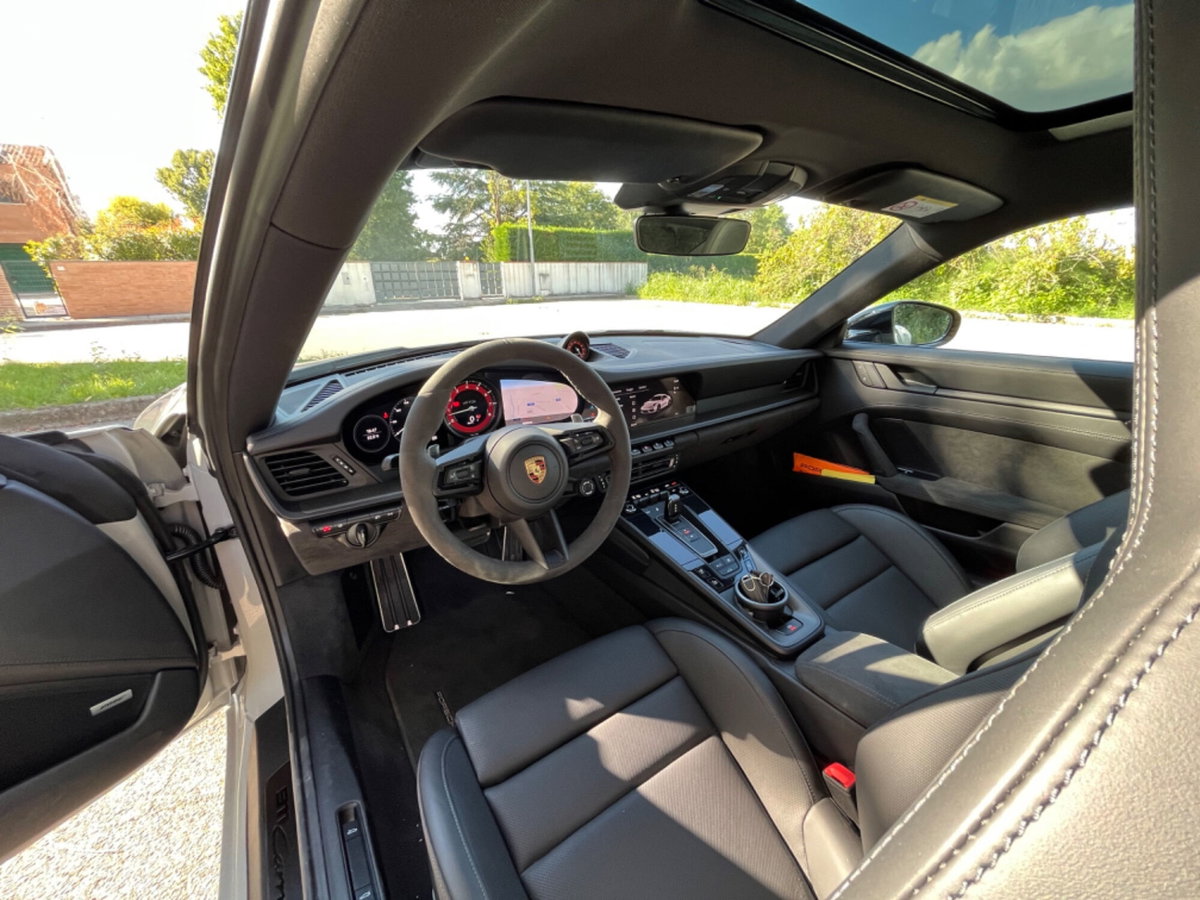 Porsche 911 Coupé Coupe 3.0 Carrera 4 GTS (19)