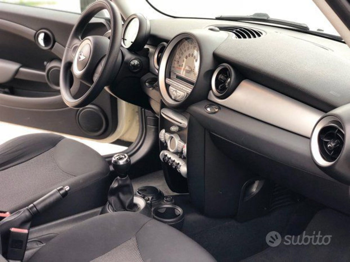 MINI Mini Clubman 1.6 16V Cooper D Clubman (12)