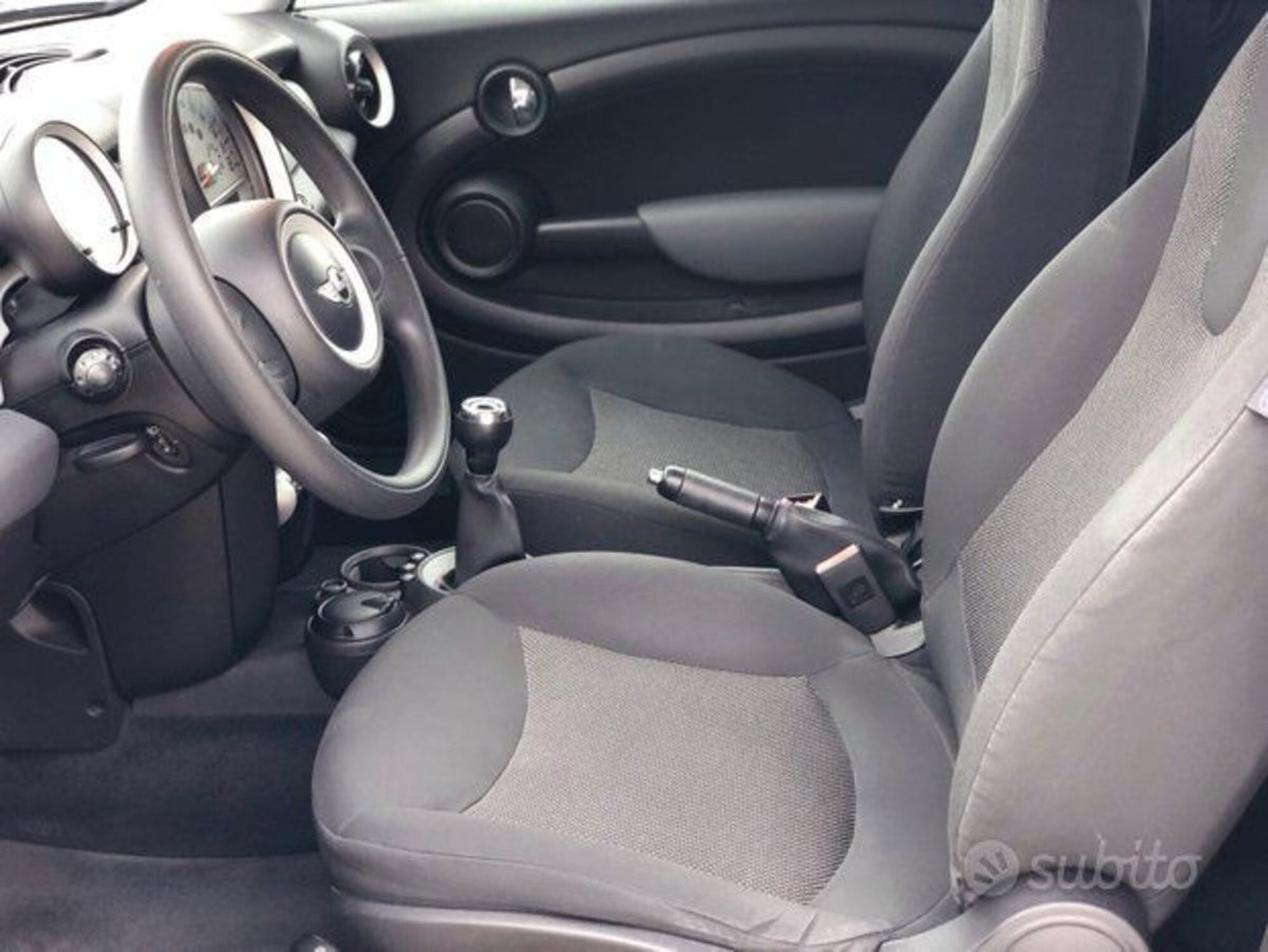 MINI Mini Clubman 1.6 16V Cooper D Clubman (9)