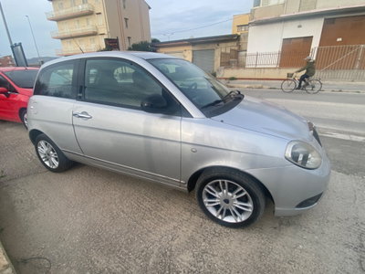Lancia Ypsilon 1.2 69 CV Unyca (4)