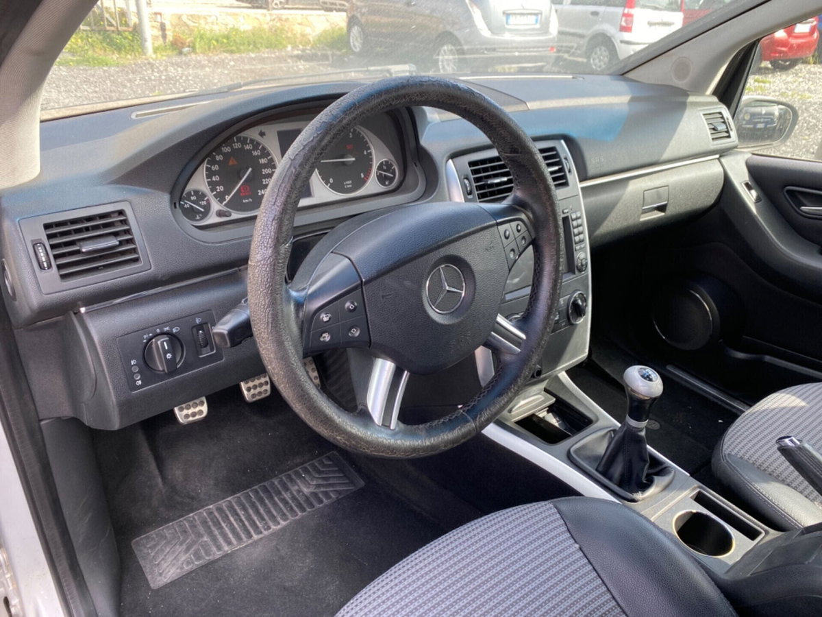Mercedes-Benz Classe B 200 CDI Sport (11)