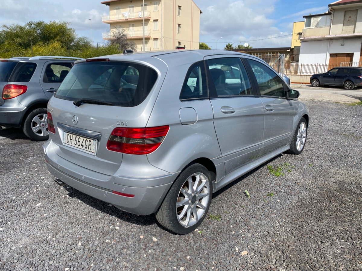 Mercedes-Benz Classe B 200 CDI Sport (5)