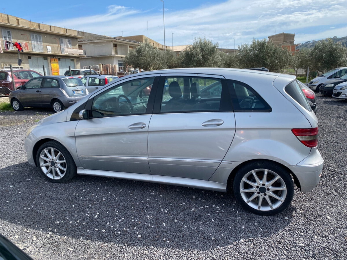 Mercedes-Benz Classe B 200 CDI Sport (8)