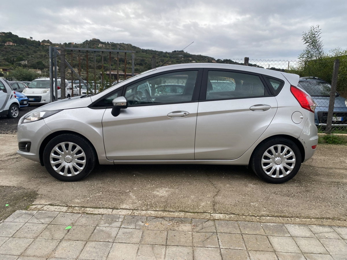 Ford Fiesta 1.5 TDCi 75CV 5 porte (2)