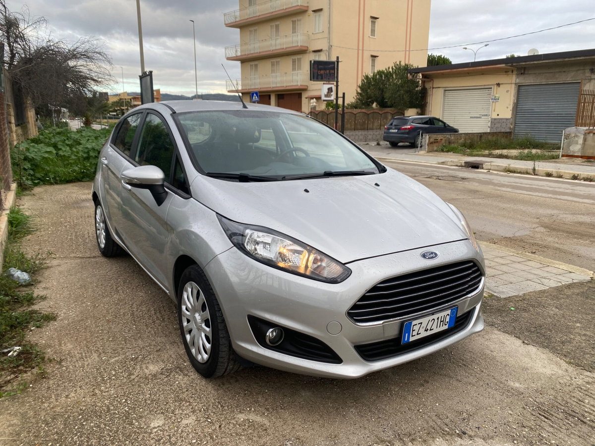 Ford Fiesta 1.5 TDCi 75CV 5 porte (4)