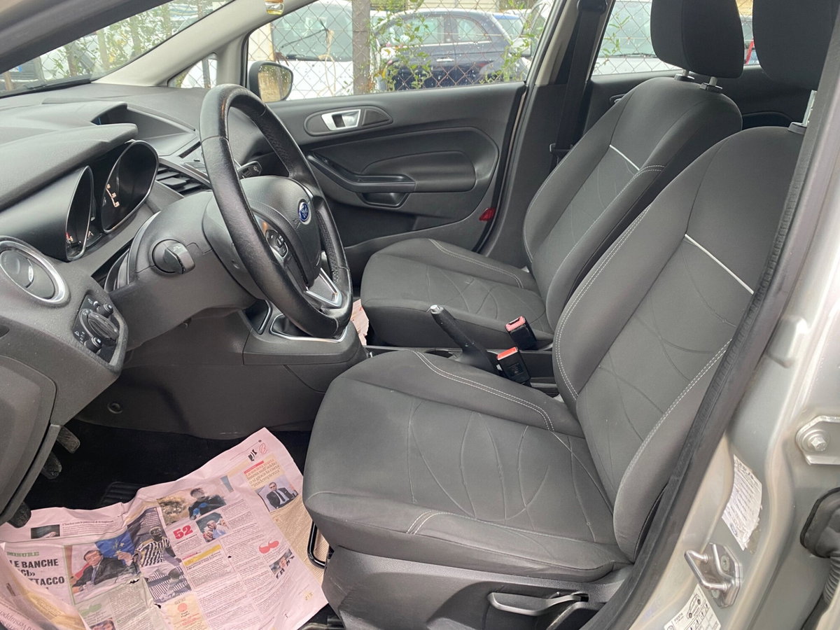 Ford Fiesta 1.5 TDCi 75CV 5 porte (6)
