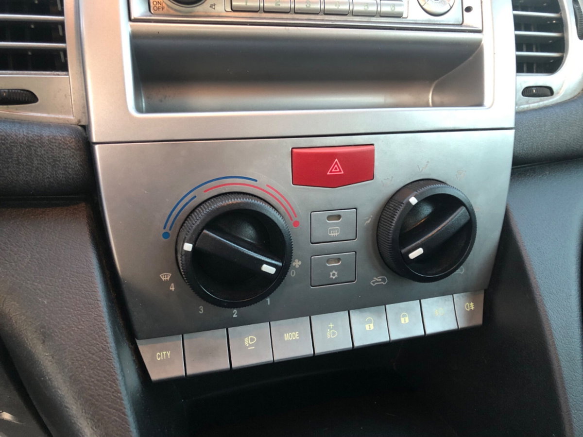 Lancia Ypsilon 1.2 Argento (12)