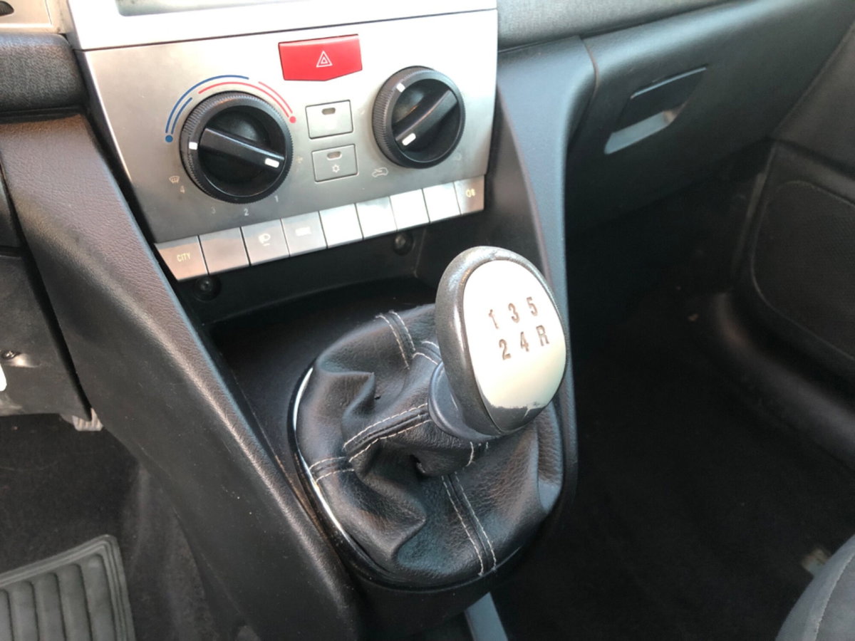 Lancia Ypsilon 1.2 Argento (13)