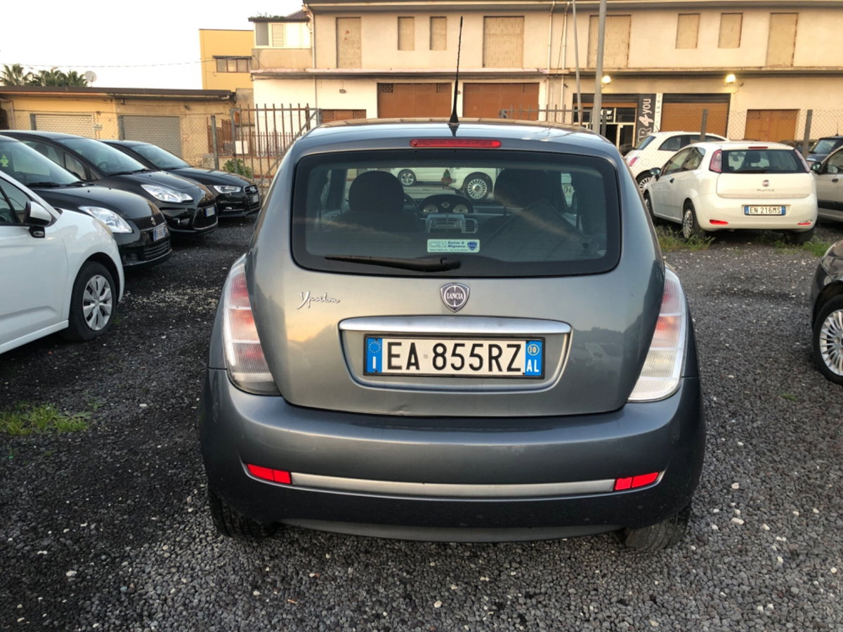 Lancia Ypsilon 1.2 Argento (3)
