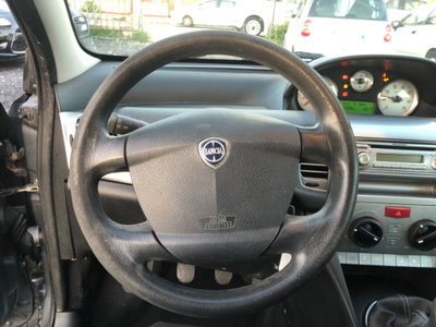 Lancia Ypsilon 1.2 Argento (9)