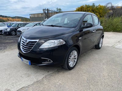 Lancia Ypsilon 1.2 69 CV 5 porte GPL Ecochic Silver usata