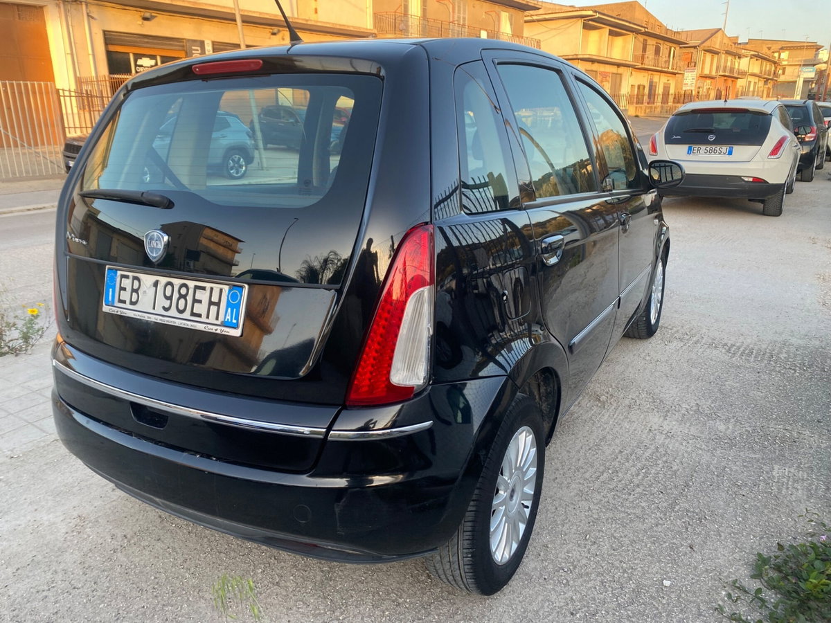 Lancia Musa 1.3 Mjt 95 CV DFN Diva (5)