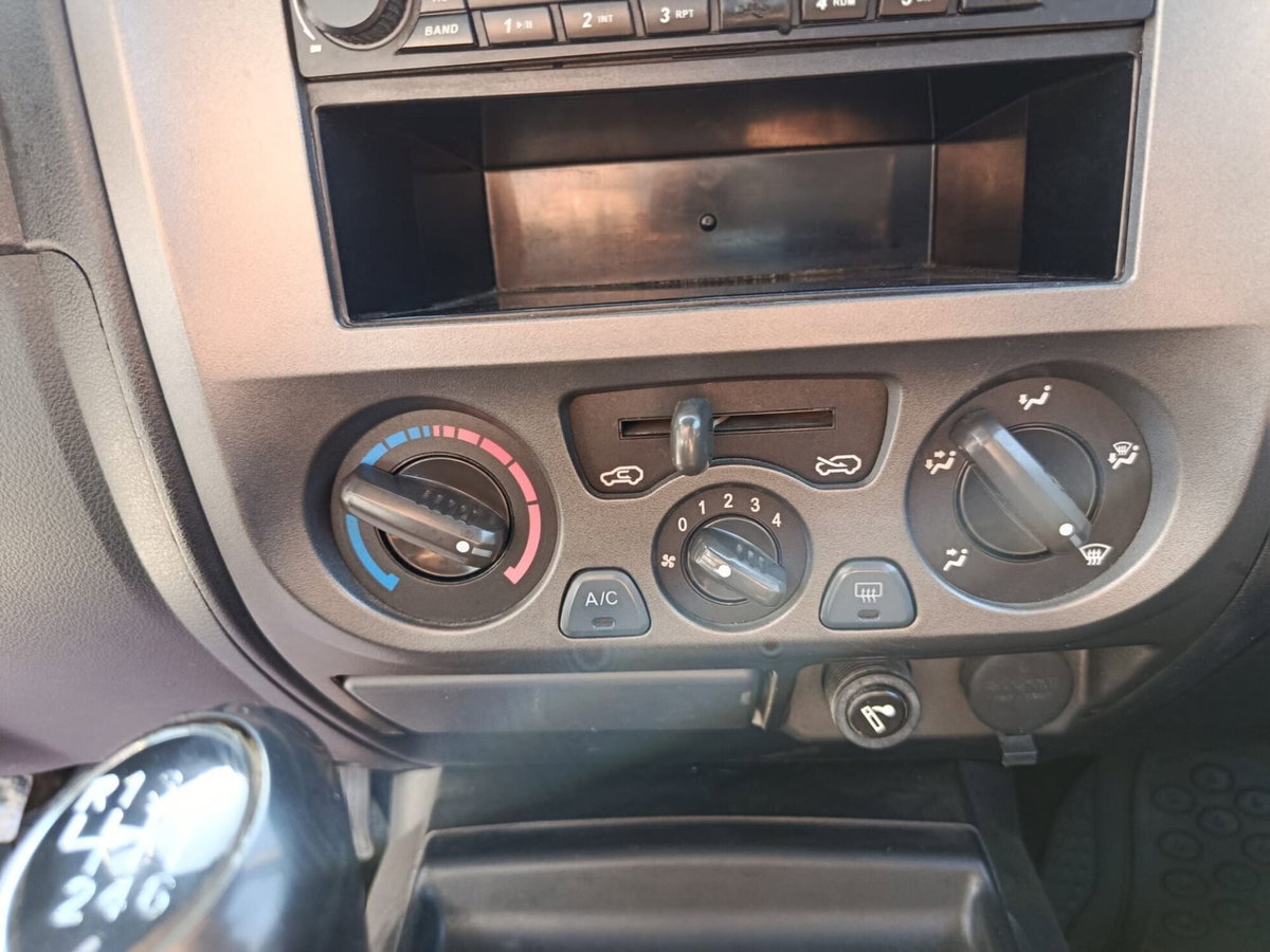 Great Wall Steed Pick-up Steed 5 2.0 TDI 4x4 Super Luxury (14)