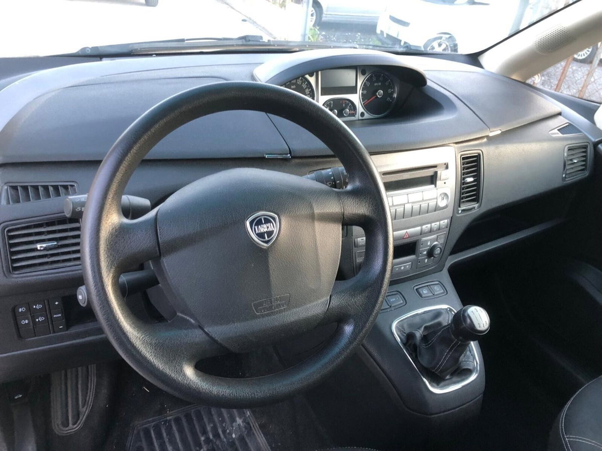 Lancia Musa 1.3 Mjt 95 CV Gold (12)