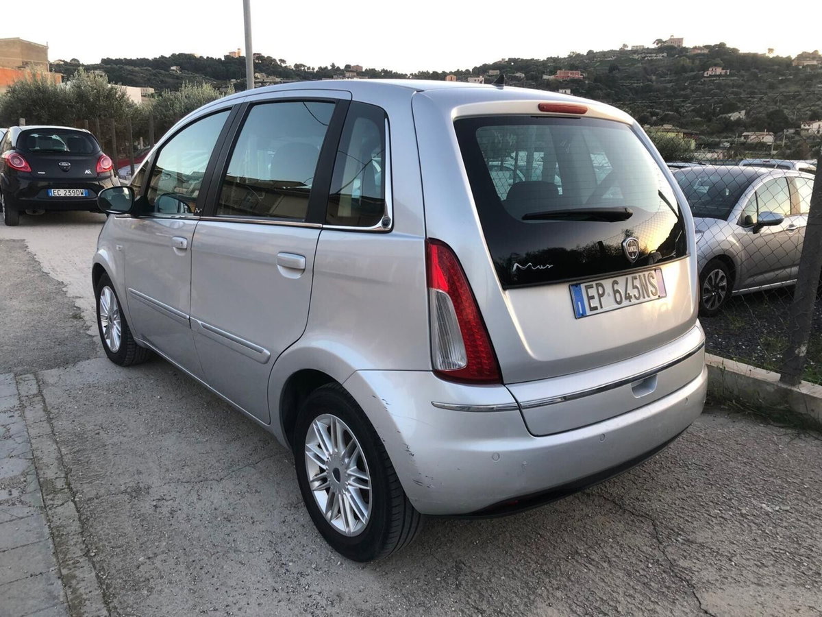 Lancia Musa 1.3 Mjt 95 CV Gold (3)