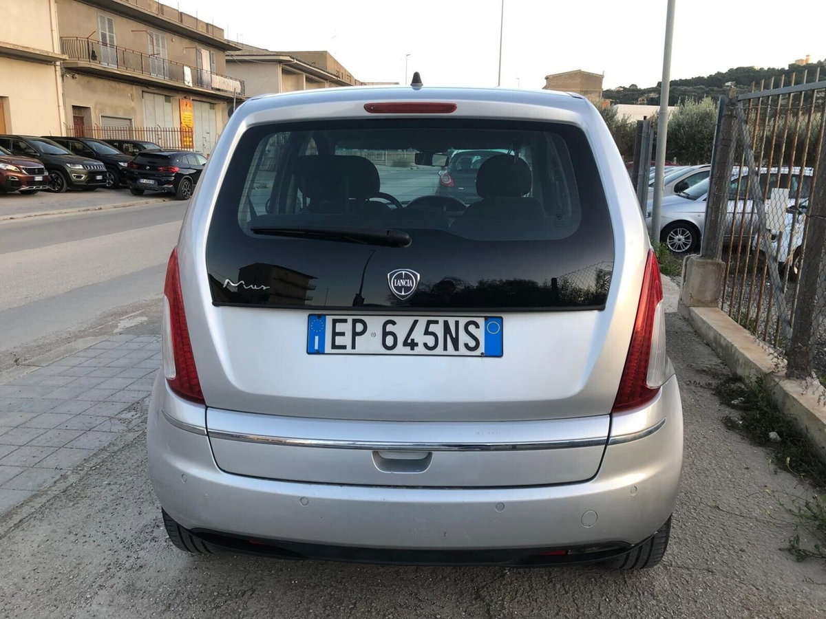 Lancia Musa 1.3 Mjt 95 CV Gold (4)