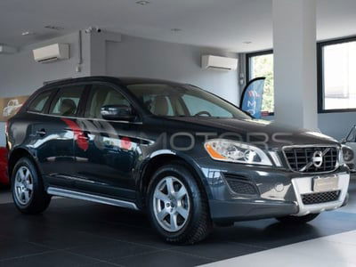 Volvo XC60 2.4 D 163 CV AWD Geartronic Momentum usata