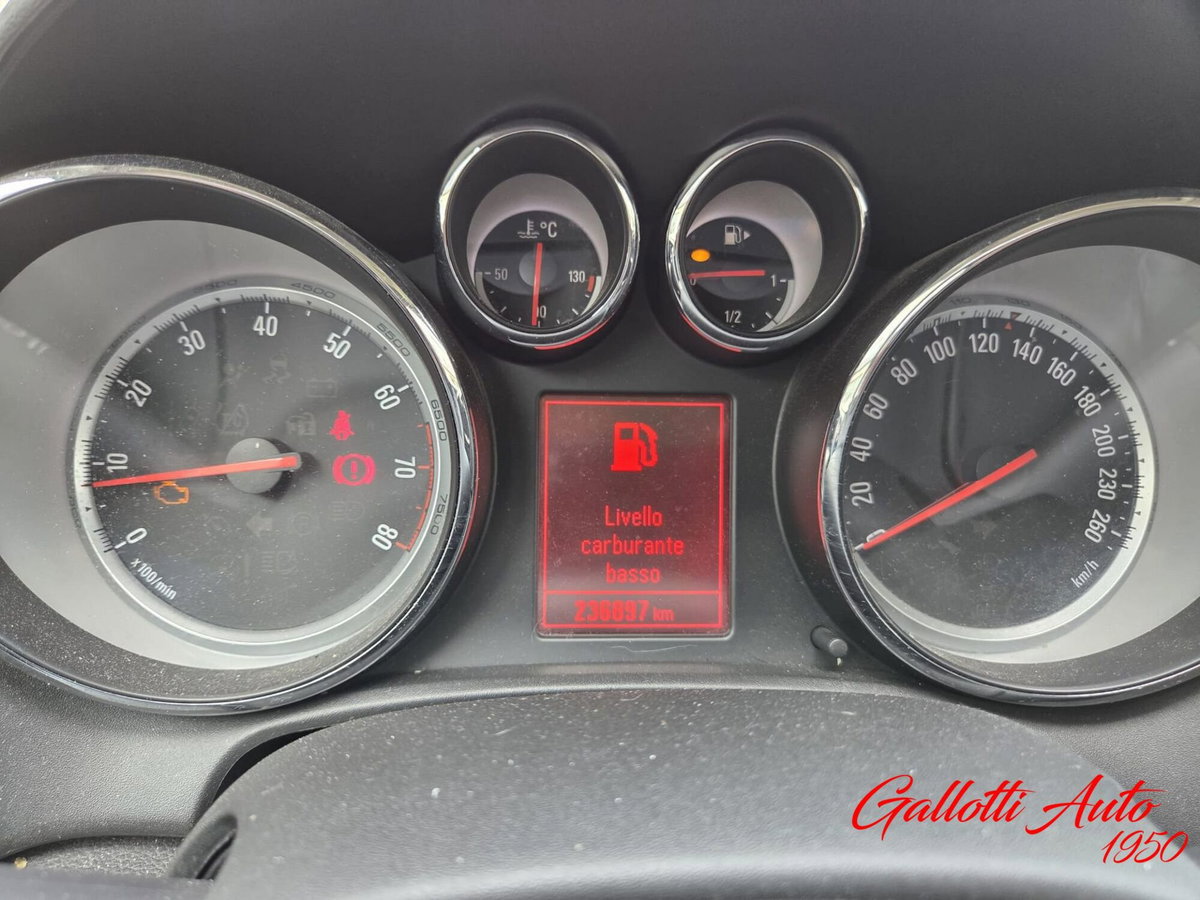 Opel Astra 1.4 Turbo 140CV 5 porte Cosmo (11)