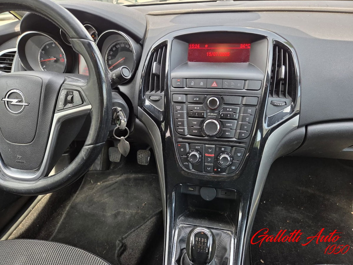 Opel Astra 1.4 Turbo 140CV 5 porte Cosmo (13)