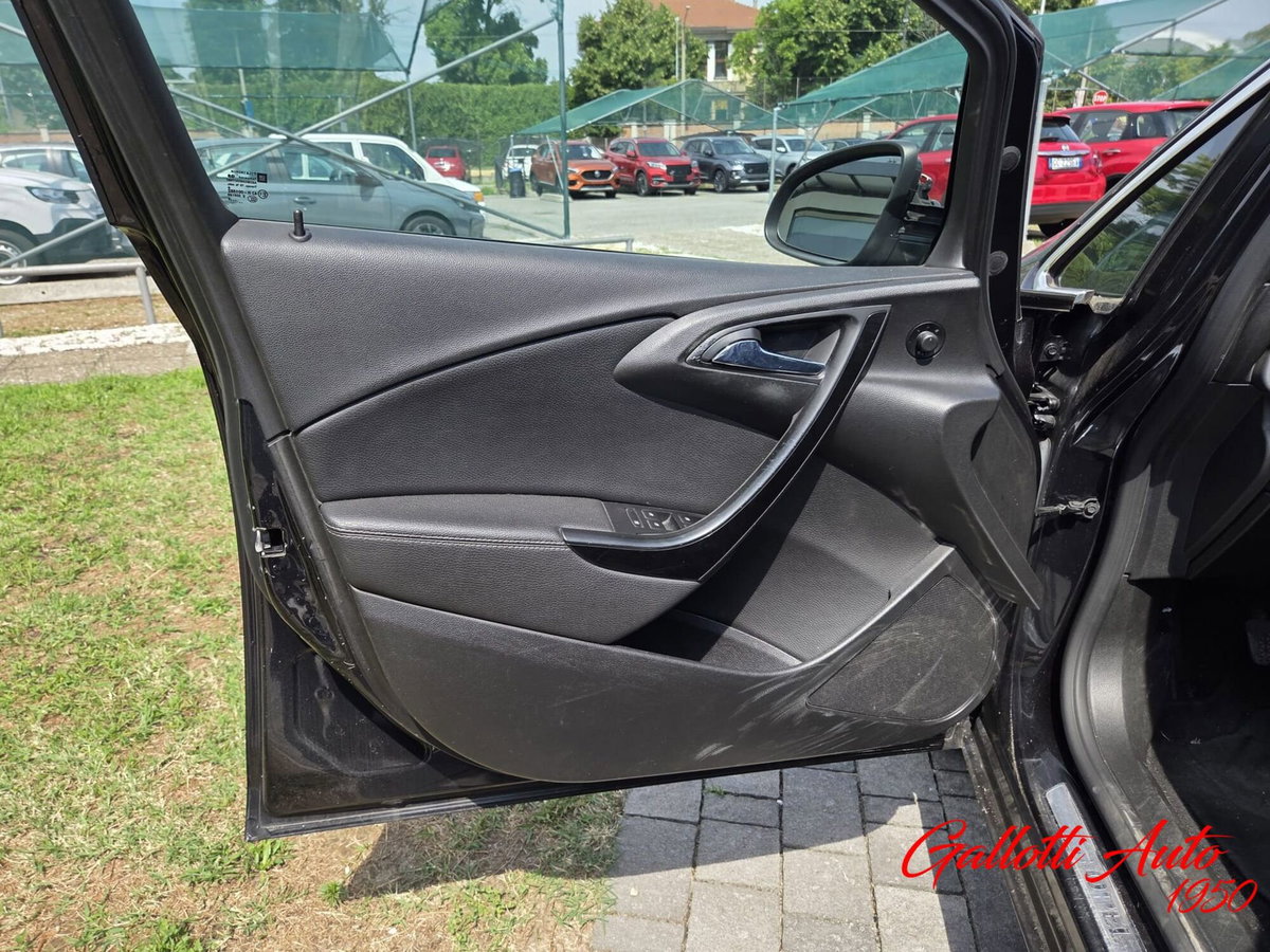 Opel Astra 1.4 Turbo 140CV 5 porte Cosmo (16)
